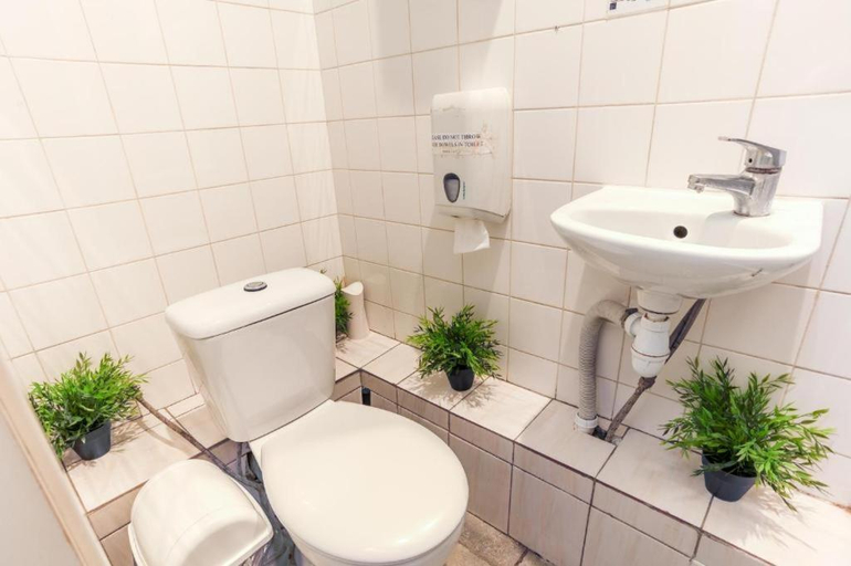 Bathroom 2, Pogo Hostel, Vilniaus