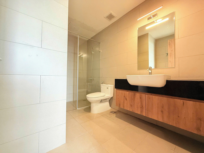 Bathroom 4, Homie's The Glory Apartment, Tân Uyên