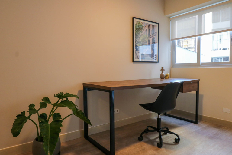 Room 4, w Breathtaking 2BR With Balcony in Miraflores, Lima
