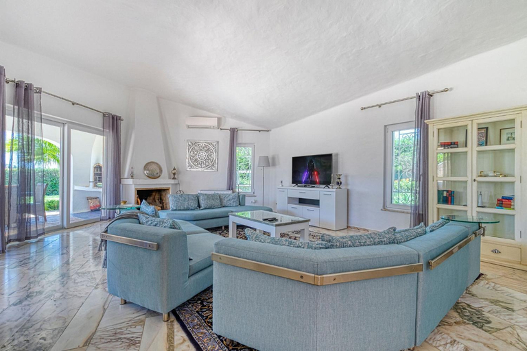 Shared lounge/TV area 2, Golfinhos - MAGNIFICENT & SPACIOUS 5 BEDROOM VILLA, Lagoa