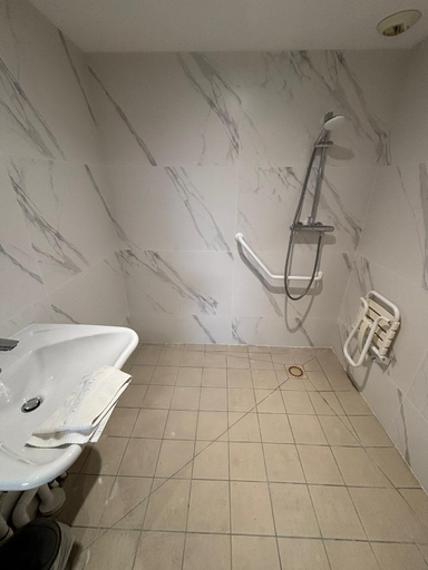 Others 5, Halte Hotel, Charente-Maritime