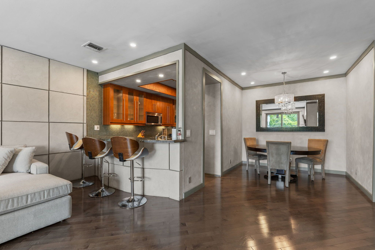 Others 5, Stylish Westwood Condo, Los Angeles