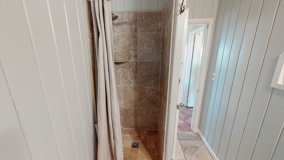 Bathroom 3, Charming 3br/2ba Boho Beach Cottage in Gulf Shores, Baldwin