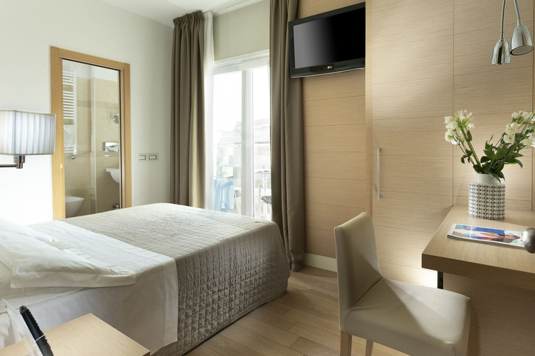 Bedroom 3, Hotel Ambasciatori, Rimini