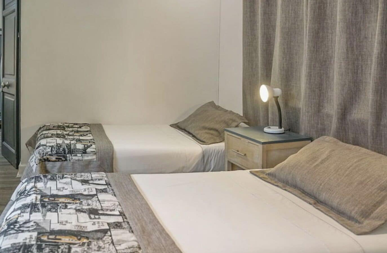 Room 3, El Rosedal, Santiago
