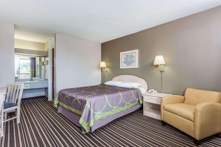 Bedroom 3, Super 8 by Wyndham Commerce, Banks