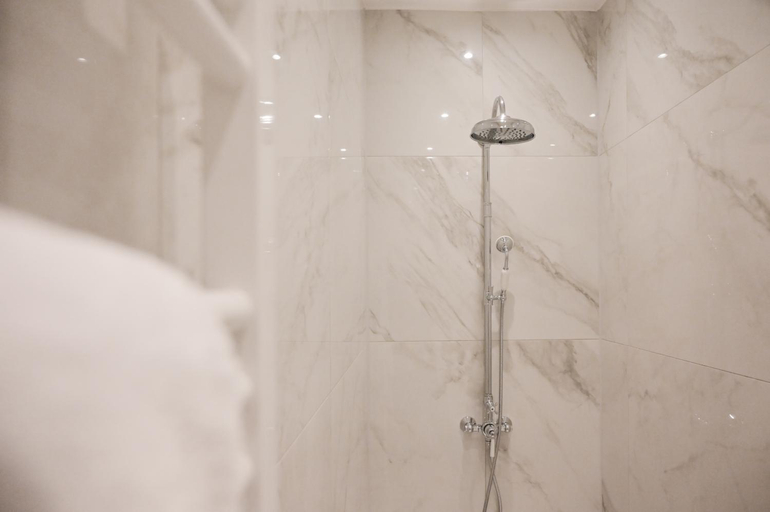Bathroom 2, Villa Gutenberg Le Grand, Klagenfurt