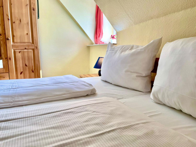 Bedroom 2, Niemeyers Landgasthof und Pension, Schleswig-Flensburg