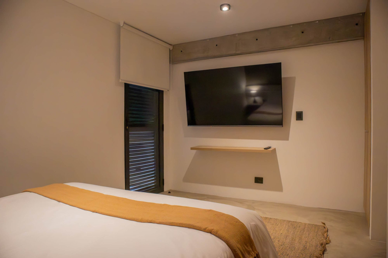 Room 3, w Sublime 1BR w Balcony in Barranco, Lima