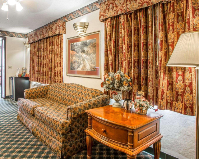 Public Area 2, Rodeway Inn, Fulton
