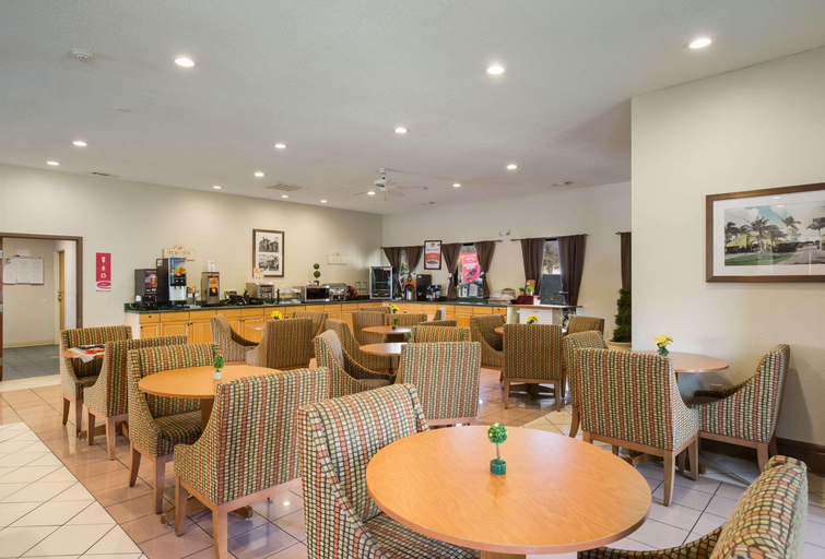 Food & Drinks 5, Econo Lodge Inn & Suites Hardeeville, Jasper