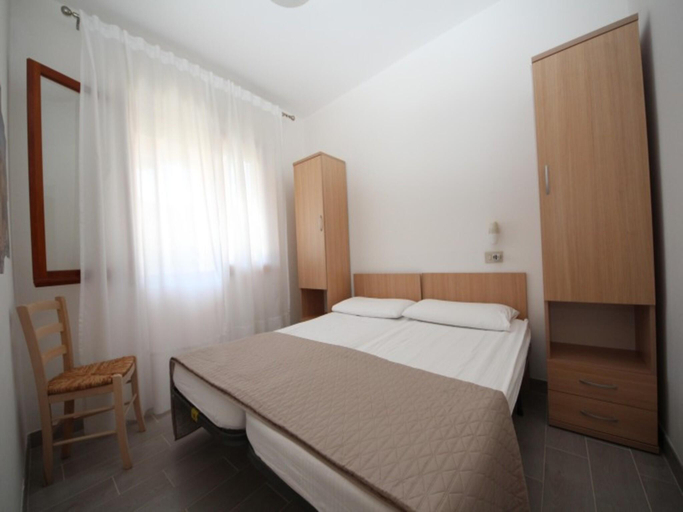 Bedroom 3, Enjoy your stay in our apartment in Rosolina, Rovigo