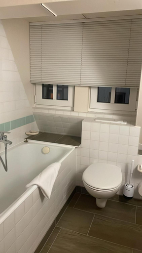 Bathroom 3, Altes Badhaus, Rhein-Neckar-Kreis