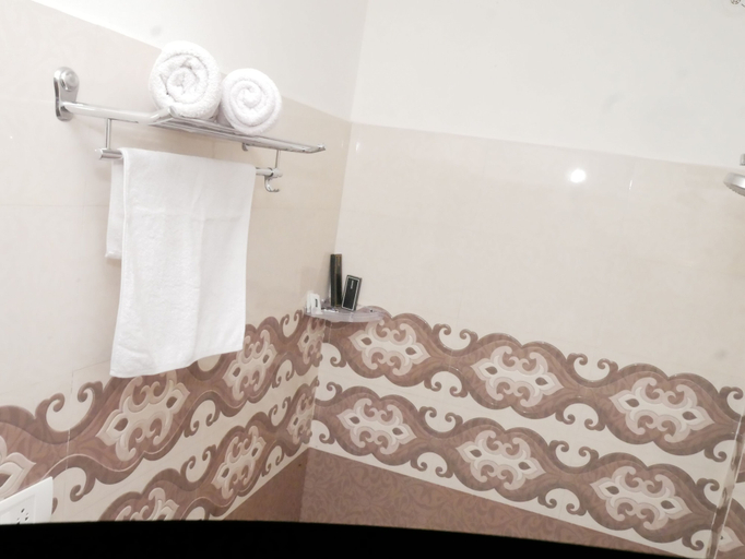 Bathroom, Rosemary Inn, Nainital