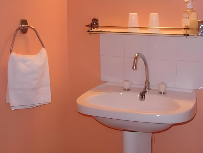 Bathroom 3, Hotel de La Marmotte, Deux-Sèvres