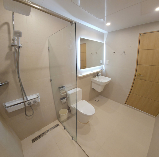 Bathroom 3, Pam Beach, Tongyeong