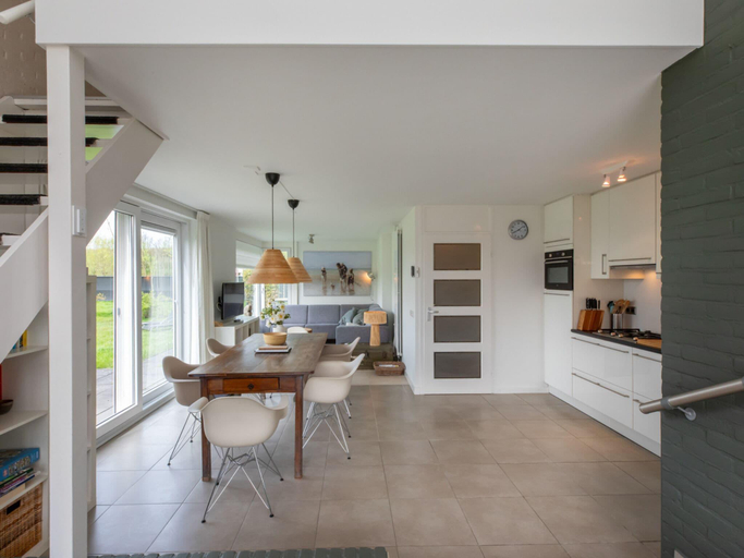 Others 4, Holiday Home in Nieuwvliet near the Beach, Sluis