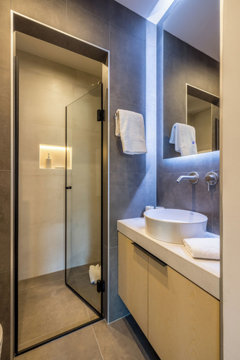 Bathroom 4, Beachfront Penthouse Residence, Podstrana