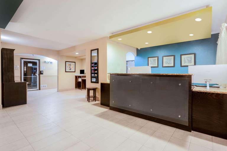 Public Area 2, Baymont By Wyndham Henderson-Northeast Denver, Adams