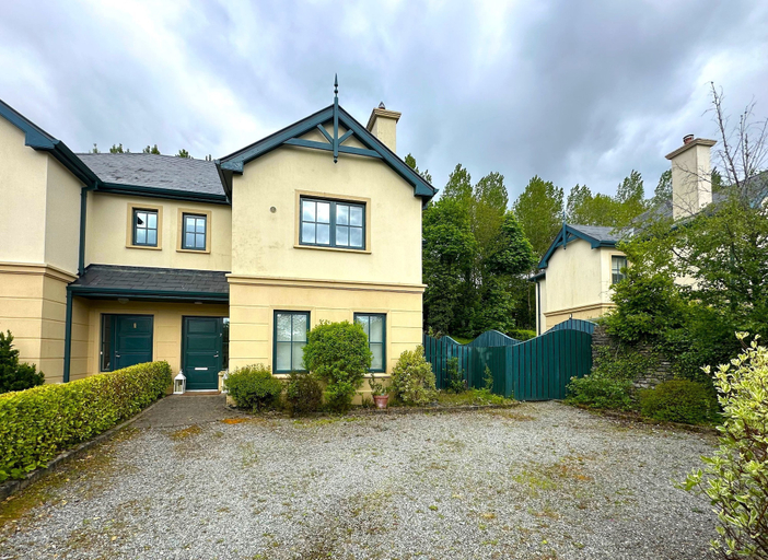 Room 4, 7 Oakwood Manor Kenmare