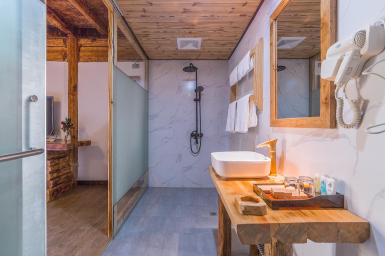 Bathroom 4, Swallow Nest Guesthouse, Kunming