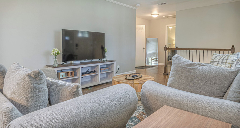 Living area 4, Charming Spacious Home with Game room, Muscogee