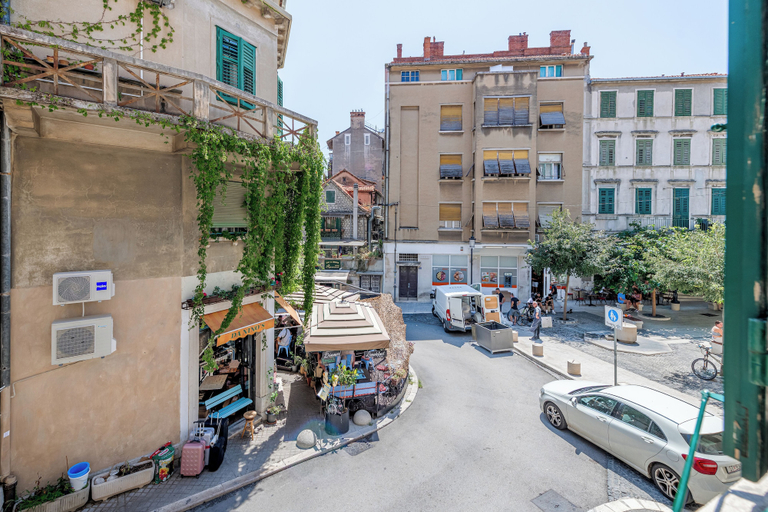 Others 4, MAJESTIC 3-Bedroom Luxury Apartment, Split