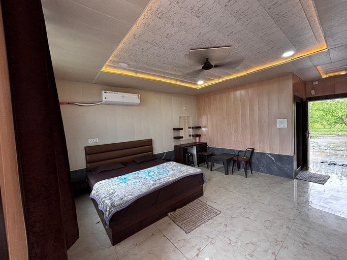 Bedroom 3, Tomar Paradise Resort, Vidisha