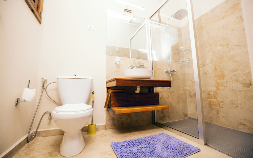 Bathroom 4, Migano Residence, Roherero