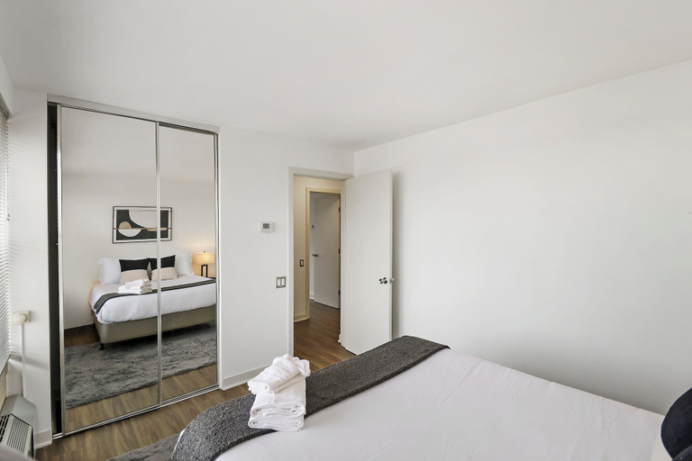 Bedroom 1, 2BR Apt in Hyde Park - Algonquin 8E, Cook