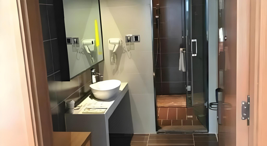 Bathroom 4, IU Hotel Kunming Jinma Bijifang Joy City, Kunming