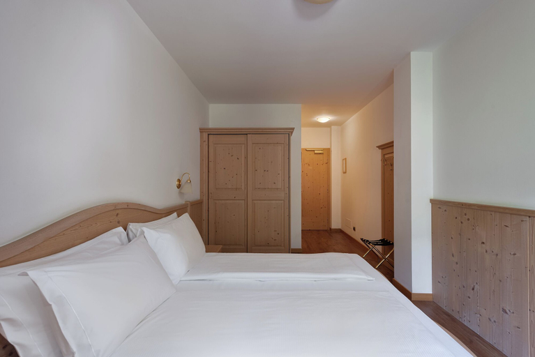 Bedroom 3, Beverly Alps Hotel & Spa, Trento