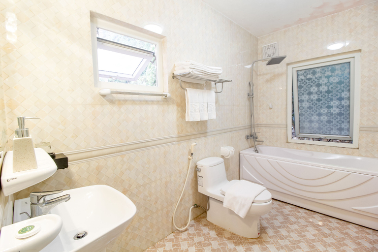Bathroom 3, Thung Nham Hotel & Resort, Hoa Lư