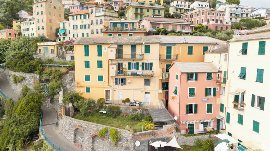 Exterior & Views 2, Newly Renovated Ocean View Flat, Genova