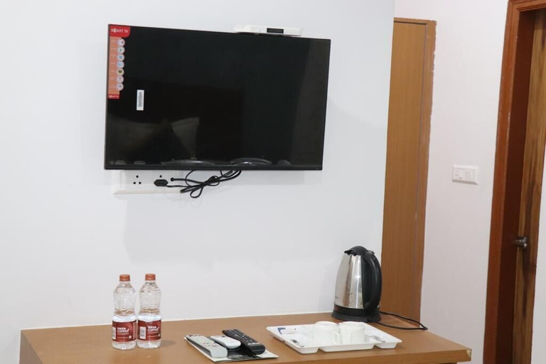 Others 5, Anandam Grand, Gautam Buddha Nagar