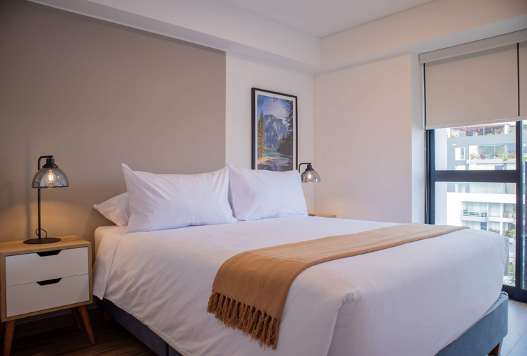 Room 5, w Amazing 2BR w Balcony in San Isidro, Lima