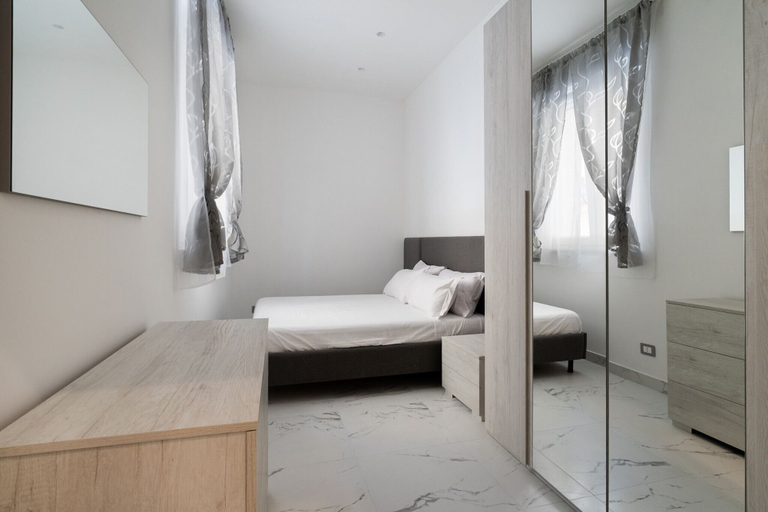 Room 2, The Urban Nest White and Grey by Wonderful Italy, Bari