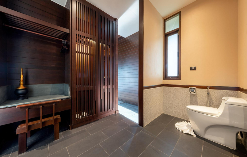 Bathroom 4, Nirvana Beach Resort, Ko Lanta