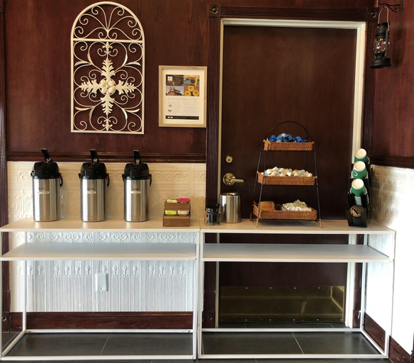 Food & Drinks 5, GuestHouse Kelso Longview, Cowlitz