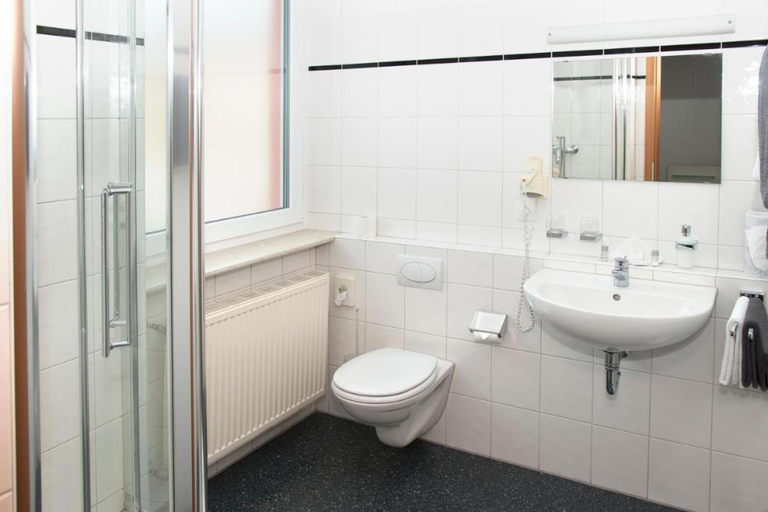 Bathroom 5, Hotel Villa Martino - zum Hirsch, Waldshut