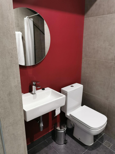 Bathroom 2, Red Cube Hotel, Kamianets'-Podil's'ka
