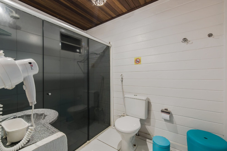 Bathroom 4, Pousada da Carmô, Fernando de Noronha