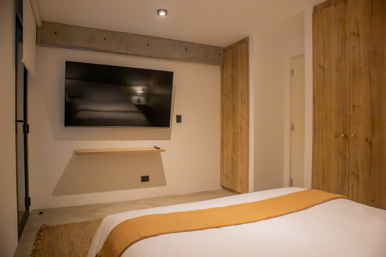 Room 2, w Sublime 1BR w Balcony in Barranco, Lima