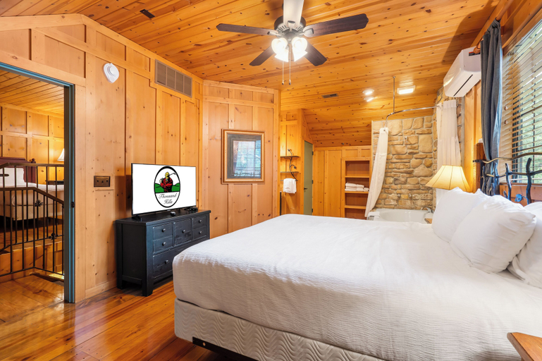 Bedroom 3, Cabins at Green Mountain, Taney