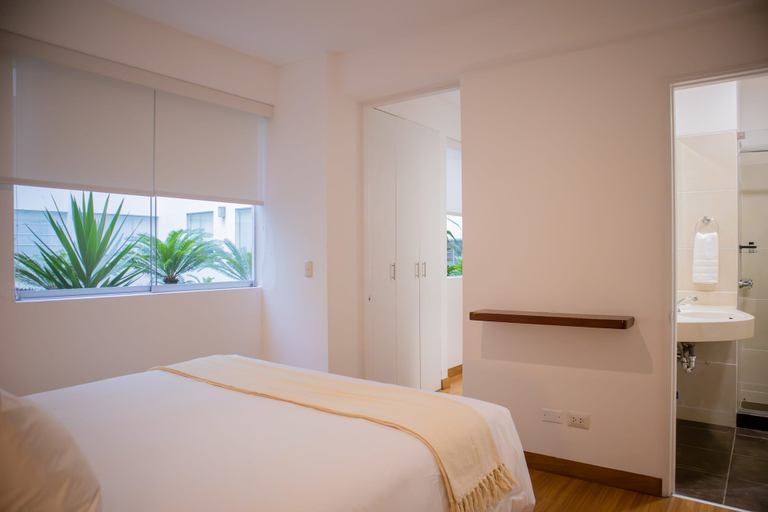 Room 5, w Striking 1BR in Miraflores, Lima