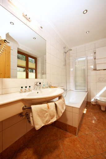 Bathroom 3, Hotel Grafenwirt, Sankt Johann im Pongau
