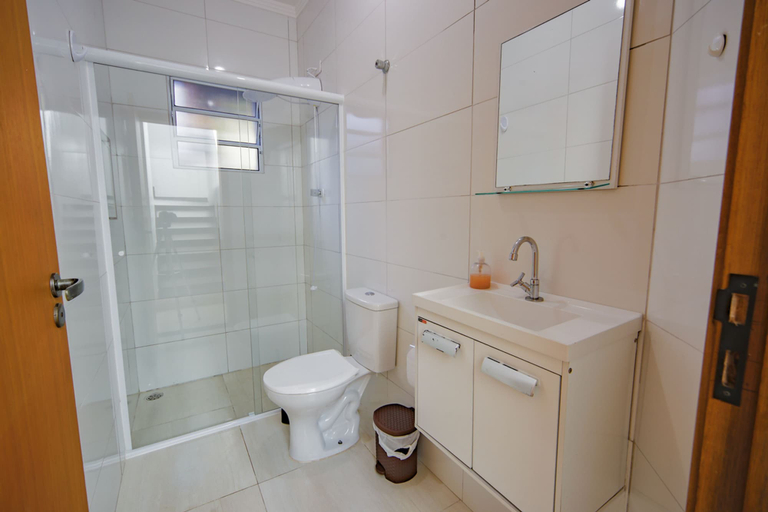 Room 4, Casa pet Friendly c Churrasqueira em Boraceia, Bertioga