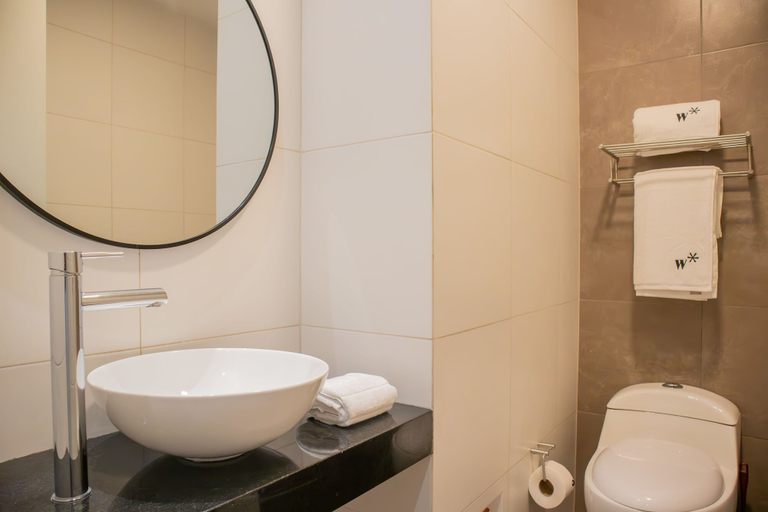 Room 4, w Minimalist 2BR w Balcony in Barranco, Lima