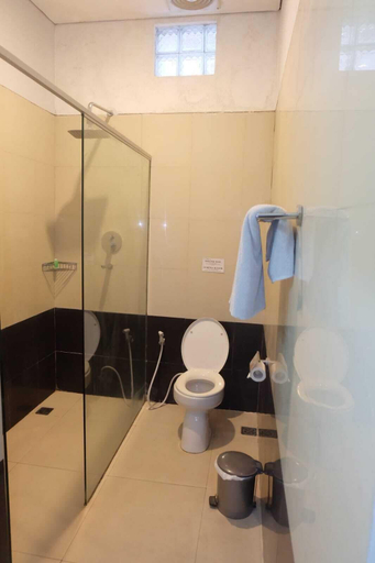 Bathroom 5, The Radiant Hotel, Badung