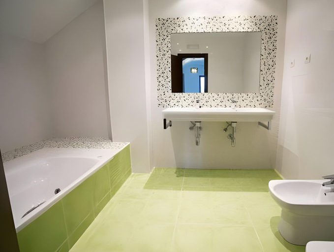 Bathroom 4, Calas de Liencres, Cantabria
